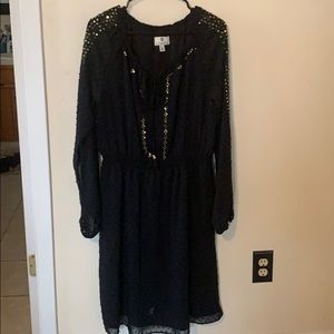 Dress with gold sequins.